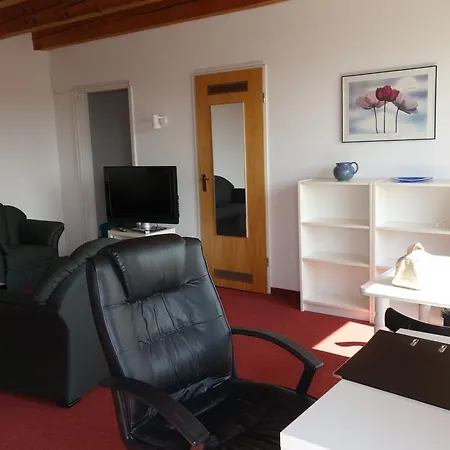 Tolstov-Hotels Big Room Apartment With Balcony