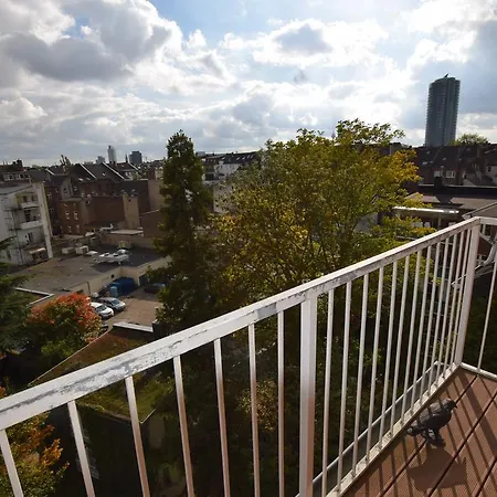 Tolstov-Hotels Big Room Apartment With Balcony